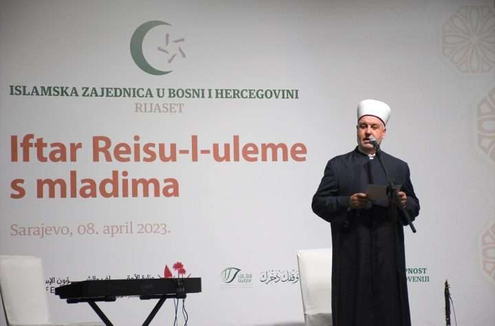 Više od 1.000 mladih u Sarajevu na iftaru s reisu -l-ulemom: Čuvajte vjeru i domovinu BiH