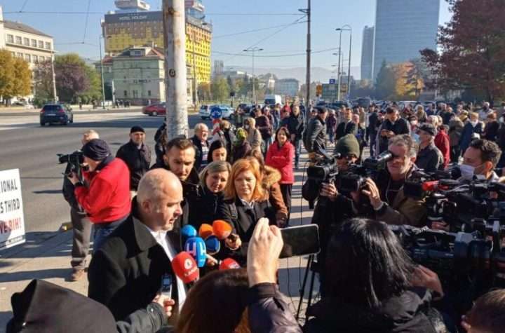 Zbog odluke Schmidta u Sarajevu zakazani novi protesti