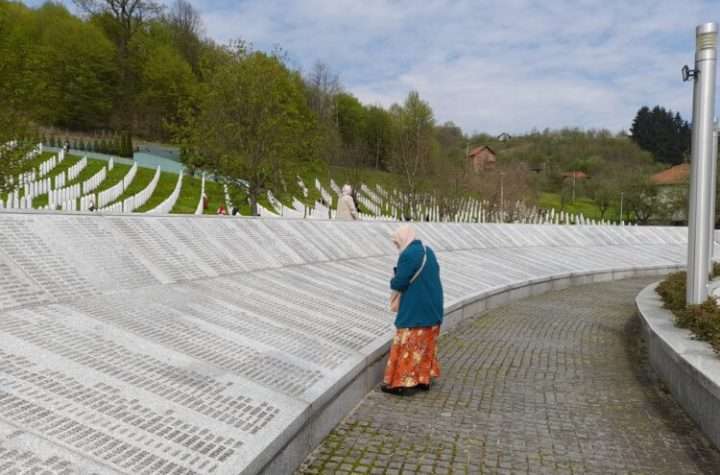 Majke Srebrenice najavile tužbu protiv Srbije i RS-a