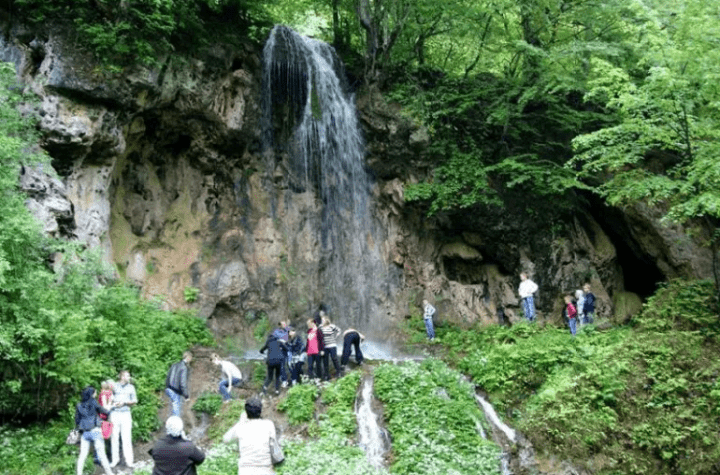 Svetinja ili Ibret voda u Bužimu poteče svakog šestog maja u podne