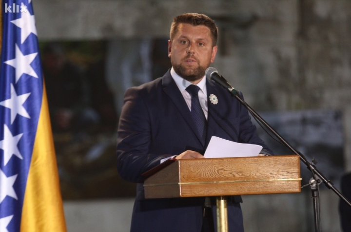 Ćamil Duraković: Dodika ne čeka svijetla budućnost kad ozdravi, Stevandić je trenutno opasniji