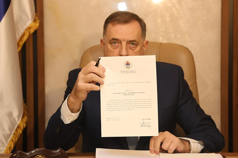 Dodik je potpisivanjem ukaza izvršio državni udar i objavio rat institucijama BiH