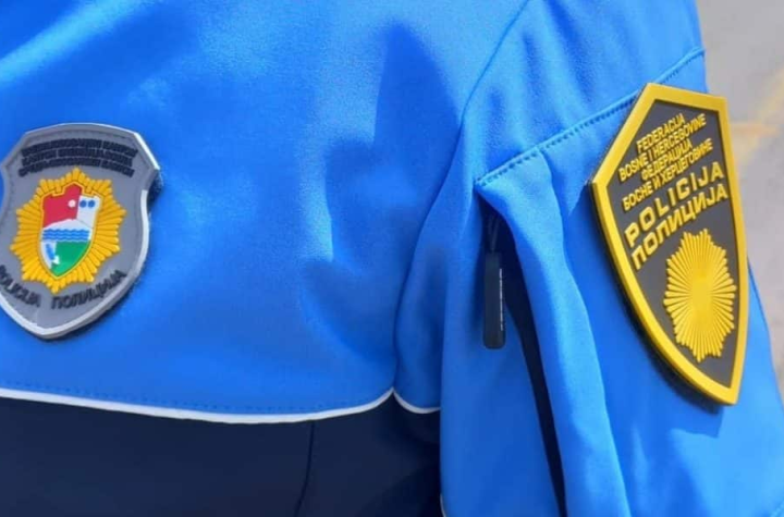 U Tisovačkoj ulici pronađena droga i oružje tokom policijske akcije