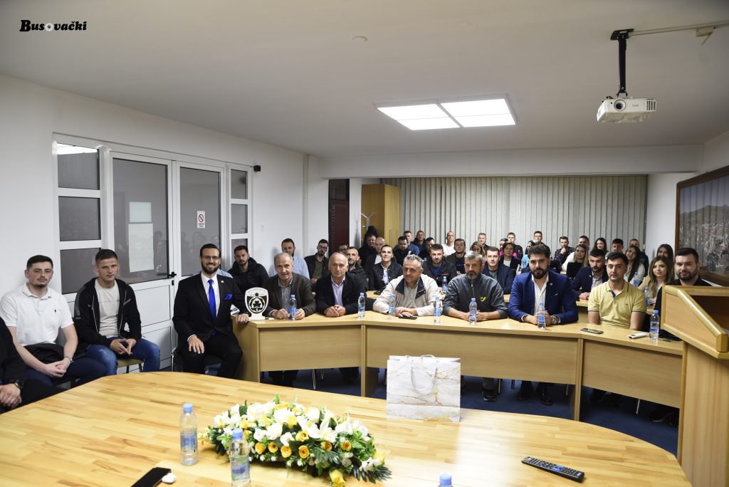 Tribina u Busovači: Prof. dr. Ajdin Huseinspahić o identitetu Bošnjaka kroz historiju