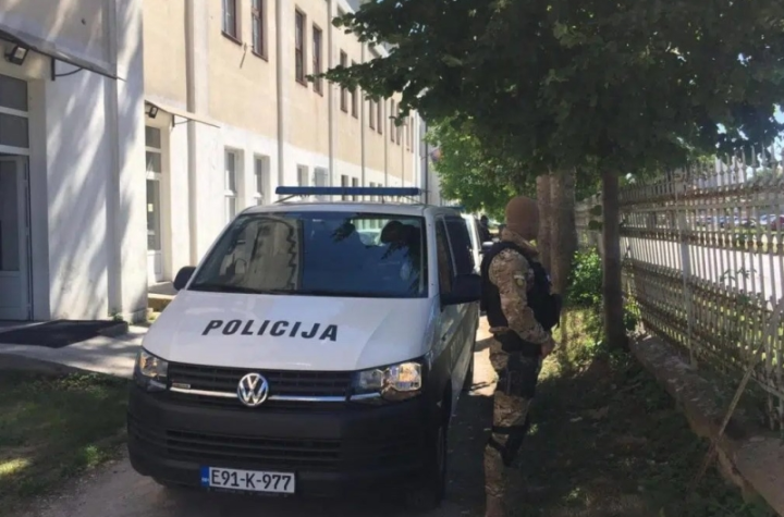 Policija u Zahoru zaplijenila opojnu drogu speed kod vozača Peugeota