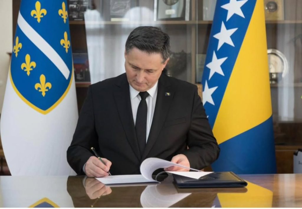 Kandidaturu Bećirovića za Predsjedništvo BiH podržala Trojka, NES i osam manjih stranaka