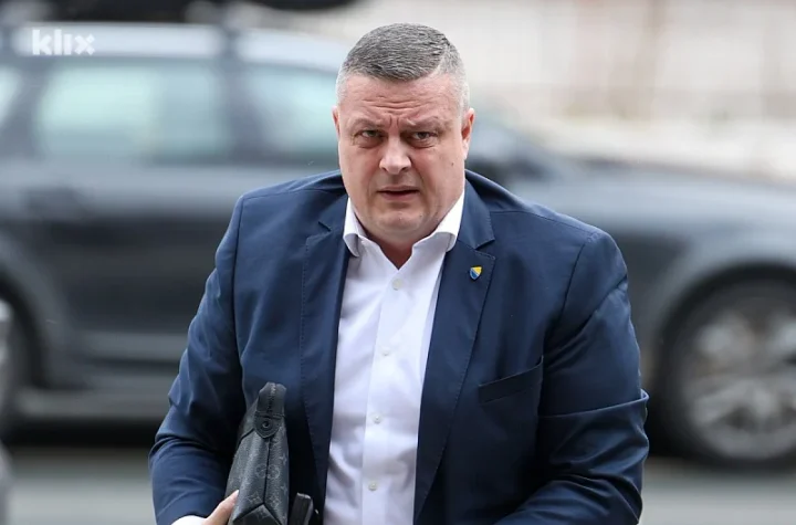 Vojin Mijatović više ne smije obavljati dužnost ministra: Vrhovni sud FBiH mu odredio mjere zabrane
