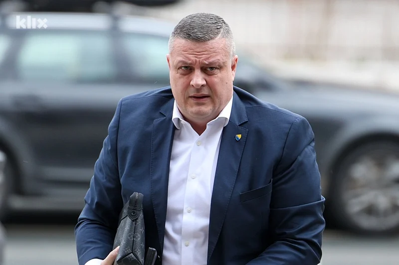 Vojin Mijatović više ne smije obavljati dužnost ministra: Vrhovni sud FBiH mu odredio mjere zabrane