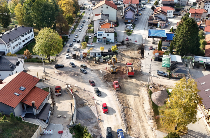 FOTO: Pogledajte kako napreduju radovi na izgradnji kružnog toka u Busovači